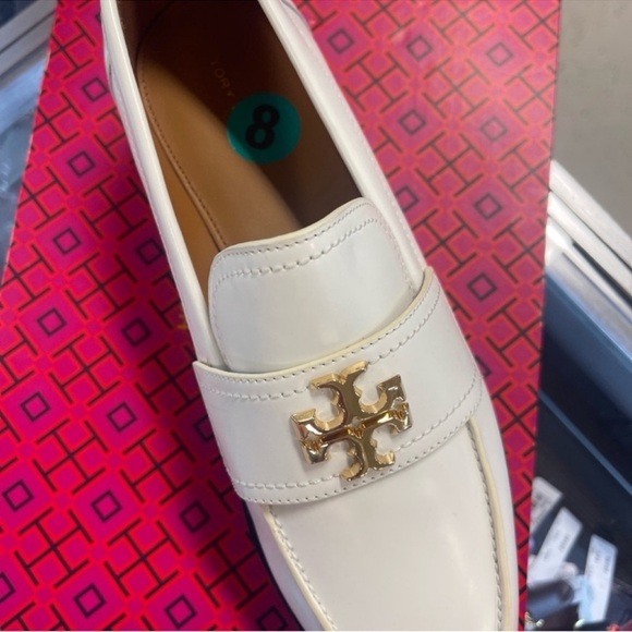 TORY BURCH WHITE CHUNKY LOSFEE W GOLD TONE LOGO! Size 10 - Picture 4 of 6